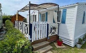 Camping de la Chanterie Sylvie propriétaire du mobil-home
